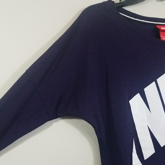 Nike top - Picture 3 of 6